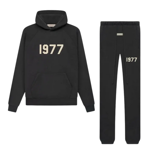 Fear of God Essentials 1977 Iron Black Full Set — vue ensemble hoodie et jogging