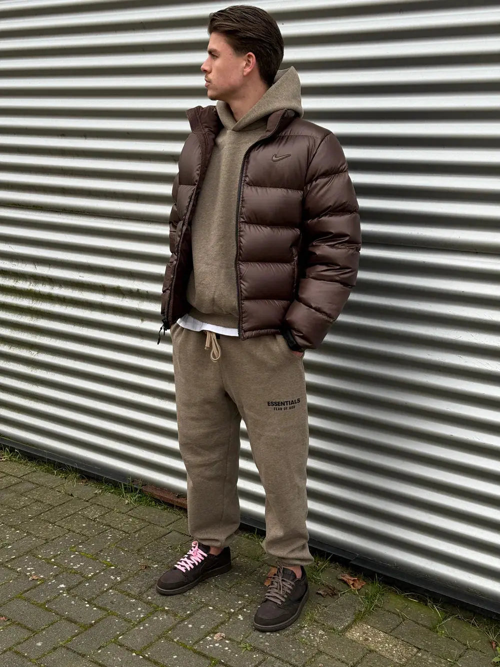 Fear of God Essentials FW24 Heather Grey — porté streetwear oversize