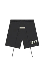 Fear of God Essentials 1977 Iron Summer Set — short anthracite streetwear été